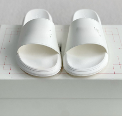 AMQ SLIDE - 01